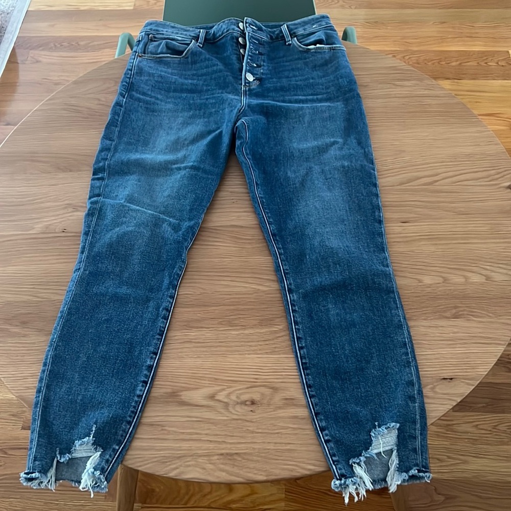 Never worn Abercrombie & Fitch, size 29, high rise skinny jeans